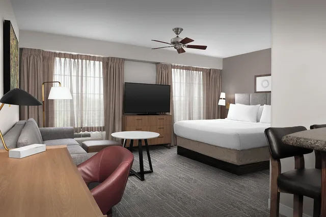جناح استوديو بسرير كينج مع أريكة بمطبخ، STAYBRIDGE SUITES COLUMBIA 2/4