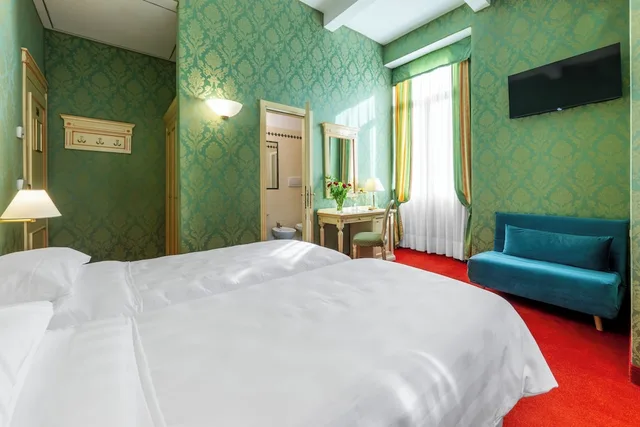 غرفة سوبيريور بسريرين منفصلين مع أريكة، Hotel Villa Delle Palme 3/10