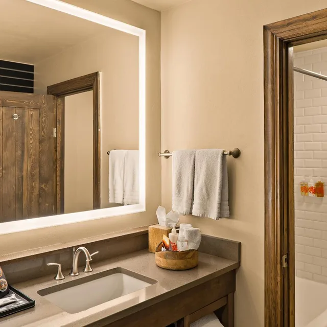 Courtyard, Premium, 2 Queen Beds, with View، Arabella Hotel Sedona 6/8