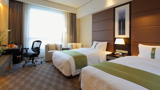 غرفة بسريرين منفصلين للمدخنين، Holiday Inn Nantong Oasis International 2/5