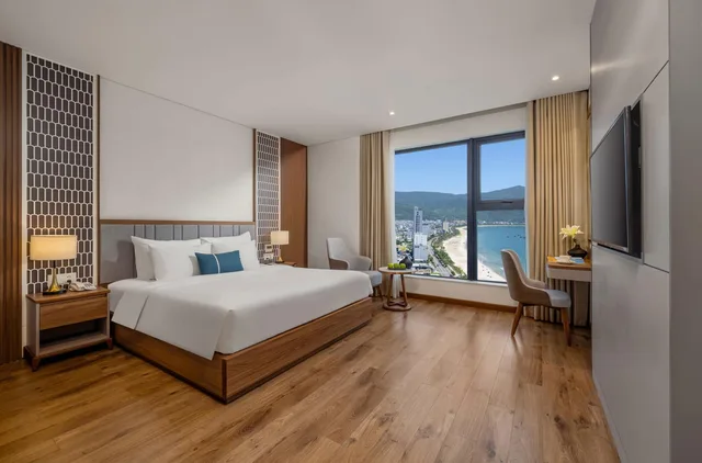Deluxe, Queen Bed, Partial Ocean View, Peninsula Hotel Danang 2/2