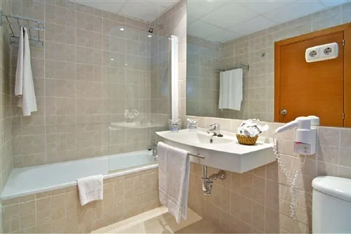 غرفة بسرير مزدوج، Hotel Puente Real 1/1