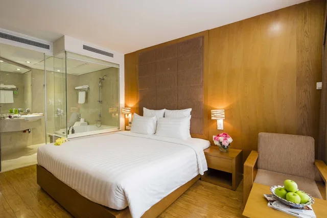 غرفة بريميوم بسرير كينج بحوض استحمام، Paradise Saigon Boutique Hotel 1/7