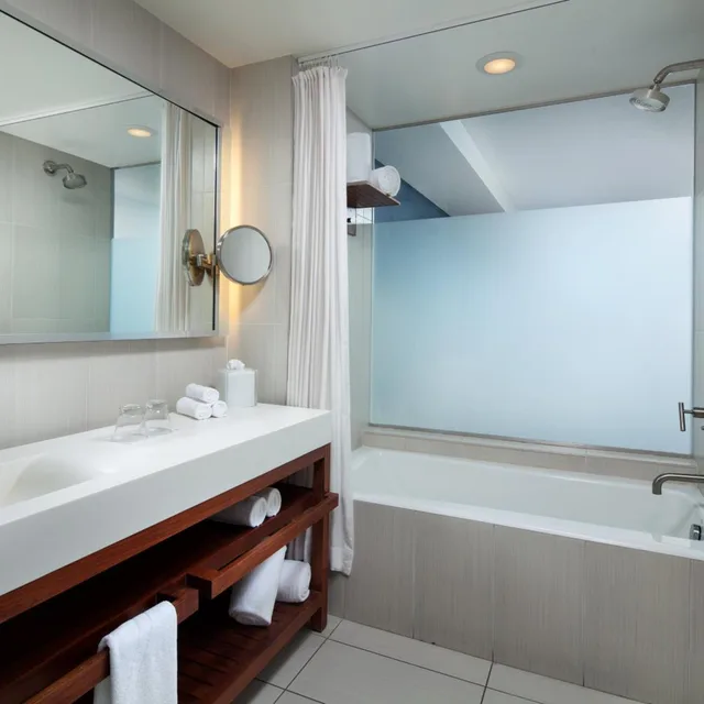 Premier, King Bed, Ocean Front, Balcony، W Fort Lauderdale 3/3