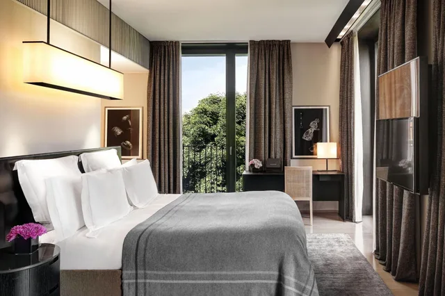 غرفة بريميوم بسرير مزدوج، Bulgari Hotel Milano 2/3