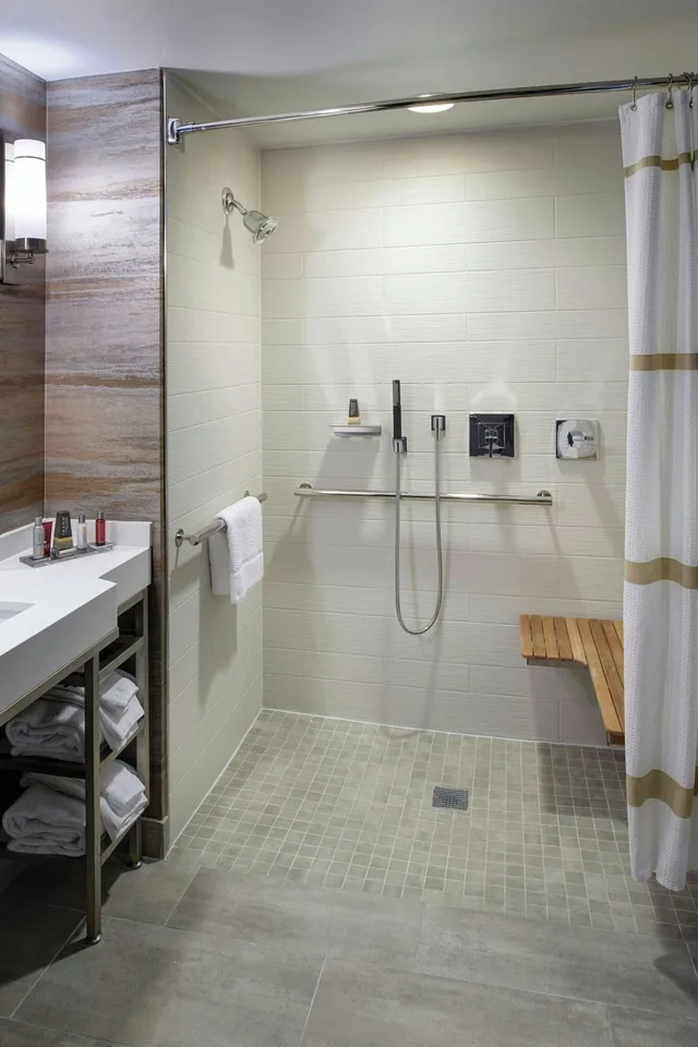 غرفة بسرير مزدوج لذوي الإعاقة، Auburn Hills Marriott Pontiac 2/4