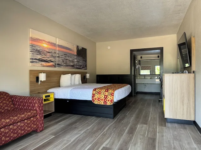غرفة ديلوكس بسرير كينج، Days Inn By Wyndham Longview South 1/4
