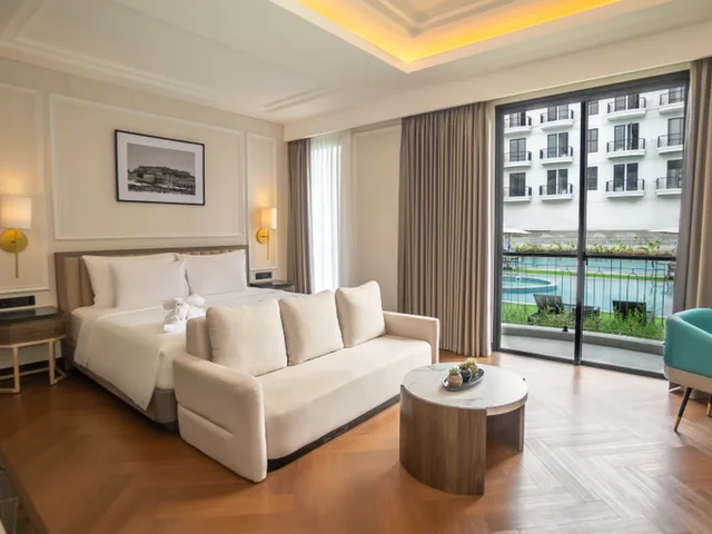 جناح جونيور بإطلالة على المسبح، Eminence Golf and Resort Lembang Bandung 1/4