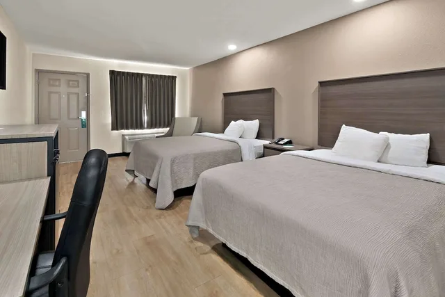 غرفة قياسية بسريرين كوين، Quality Inn & Suites Weatherford, TX 1/4