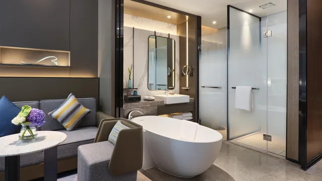 غرفة بسرير كينج بإطلالة على البحيرة، Crowne Plaza Wuhan Development Zone 6/7