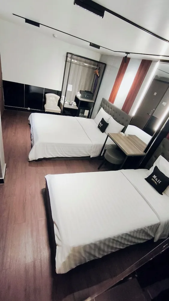 غرفة تنفيذية ثلاثية بسرير كوين وسرير فردي، Moc Huong Hotel 9/10