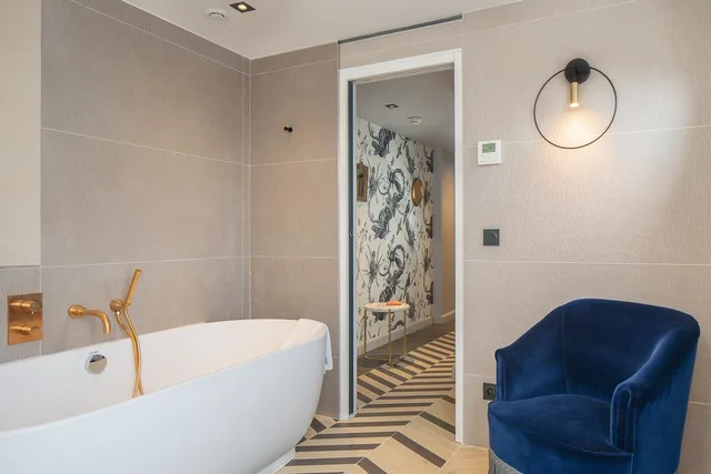 جناح جونيور بسرير كينج وسرير فردي، Hotel Louison 4/4