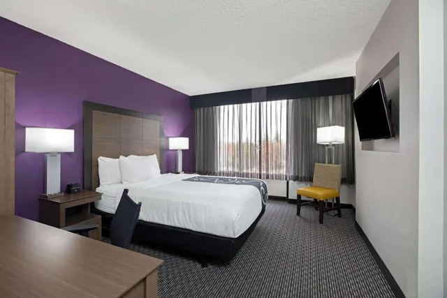 غرفة بسرير مزدوج لذوي الإعاقة، La Quinta Inn & Suites by Wyndham Rancho Cordova Sacramento 6/10