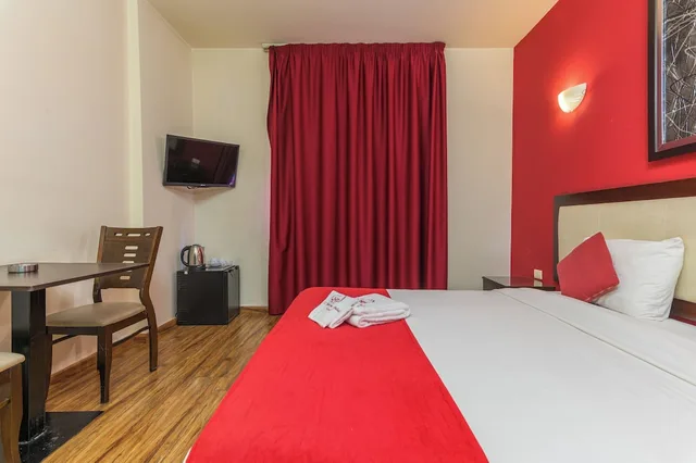 غرفة قياسية بسريرين منفصلين، Al Murjan Palace Hotel, Jounieh 3/10