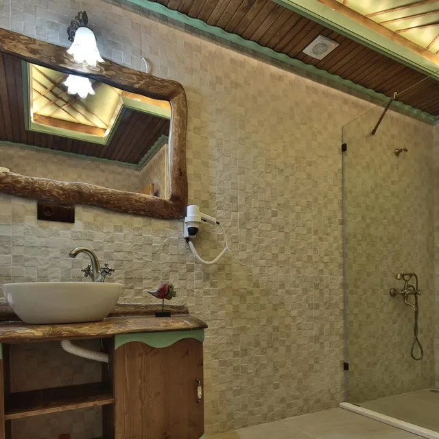 غرفة عائلية، Elif Stone House 5/5
