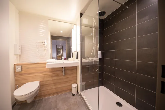 غرفة ثلاثية بسرير مزدوج وسرير فردي، Campanile Findrol Savoie Leman 5/5