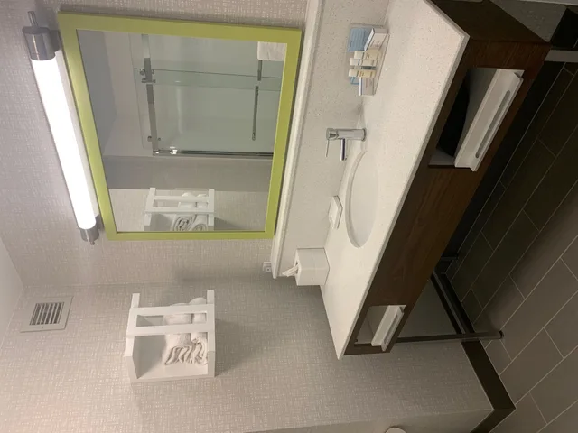 غرفة بسرير كينج مع أريكة، Hampton Inn Cortland 7/7