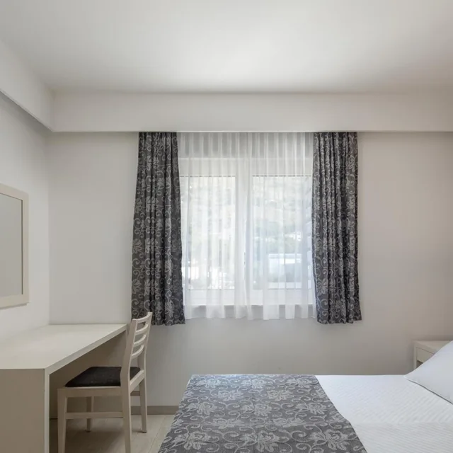 شقة بغرفتي نوم بإطلالة جزئية على البحر، APARTHOTEL TAMARIS 5/10