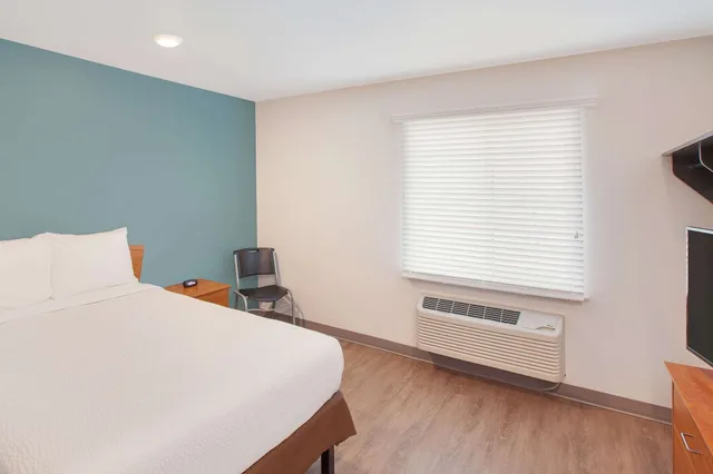 غرفة قياسية بسرير مزدوج لذوي الإعاقة، WoodSpring Suites Harlingen 1/3