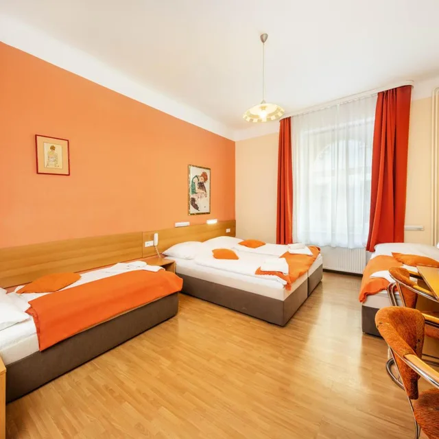 شقة، Hotel Golden City Garni 1/4