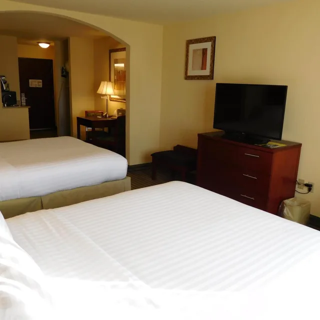 Suite, 2 Beds, Holiday Inn Express Hotel And Suites Ponca City 1/1