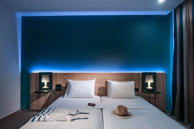 Plus, 1 Double and 1 Single Bed، Enorme Infinity Beach 3/6