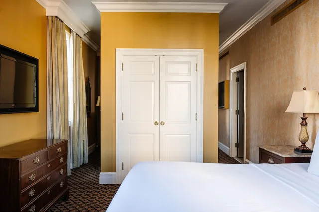 جناح بسرير كينج مع أريكة، The Lafayette by LuxUrban 7/7