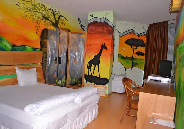 غرفة ثلاثية، Art Hotel Simona 7/8