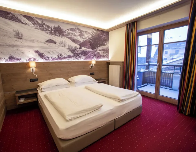 جناح بسرير فردي مع أريكة، Hotel Touring 1/4