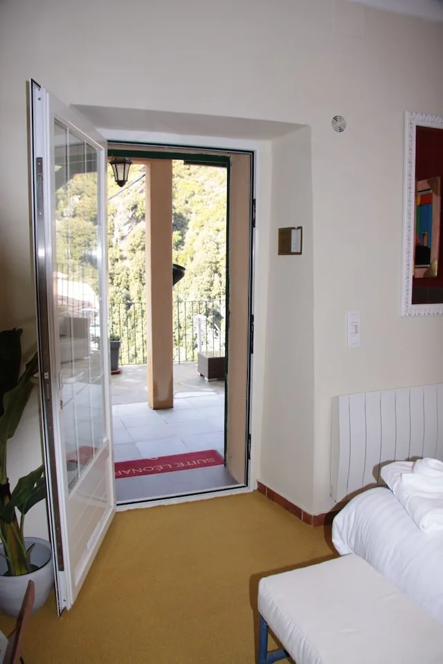 Leonard, Suite, 1 Double and 1 Single Bed, Mountain View، Casa Di Lucia 1/3