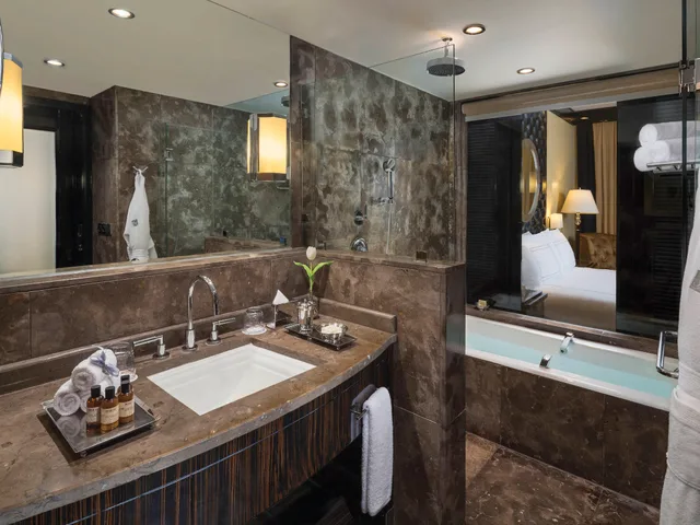 غرفة ديلوكس بسرير مزدوج أو سريرين منفصلين بإطلالة، Fairmont Nile City Hotel 3/4