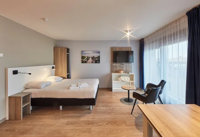 Studio, Double Bed, Partial Sea View, No Balcony، Holiday Suites Blankenberge 6/10