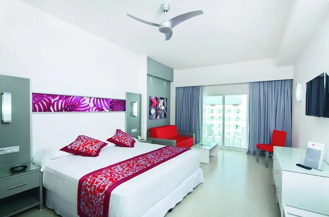 غرفة متصلة قياسية بسرير مزدوج بإطلالة على الحديقة، Hotel RIU Playa Blanca All Inclusive 1/2