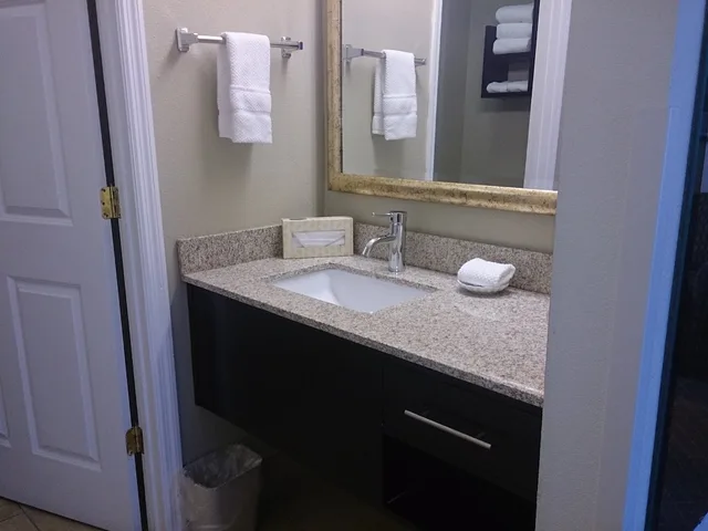 جناح استوديو بسرير كوين بمطبخ، Staybridge Suites Columbus-Airport 3/3