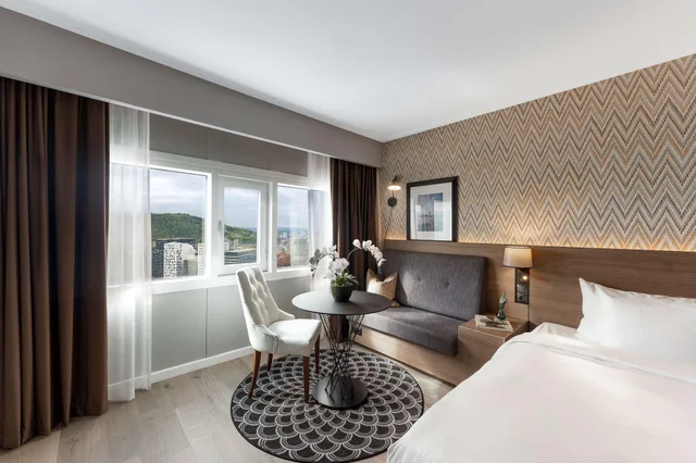 1 Bedroom, Suite, Panoramic Fjord View، Radisson Blu Plaza Hotel Oslo 3/5