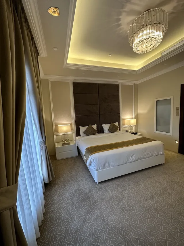 جناح ديلوكس بسرير كينج وسرير كوين، Remaj Hotel 3/4