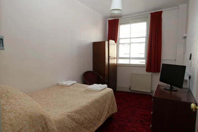 غرفة بسرير مزدوج، Ridgemount Hotel 1/4