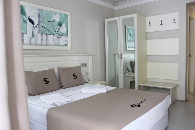 غرفة ثلاثية بسريرين منفصلين بإطلالة جزئية على البحر، Savk Hotel Alanya 3/10