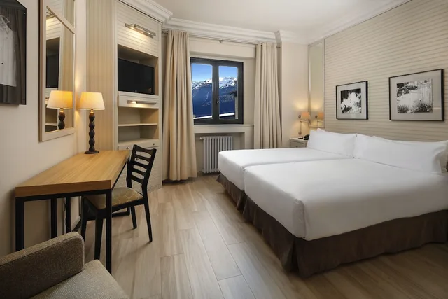 غرفة قياسية بسريرين منفصلين، Parador De Vielha 5/10