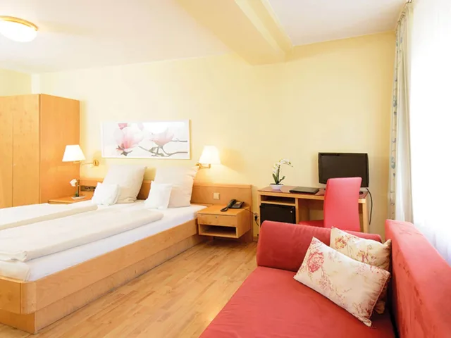Room, Triple, 3 Beds, Hotel Europa 2/2