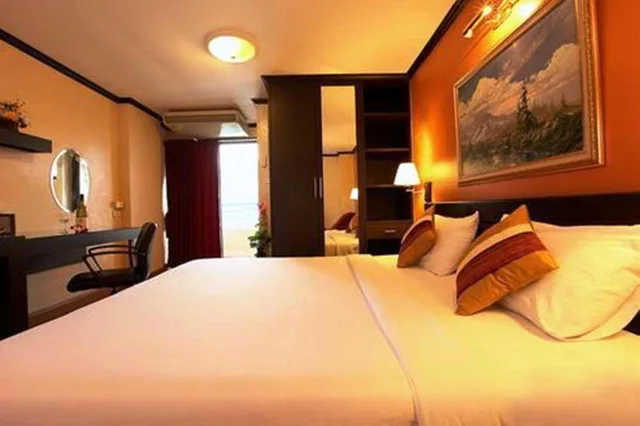 Suite, Double Bed, Vabua Asotel Bangkok 6/9