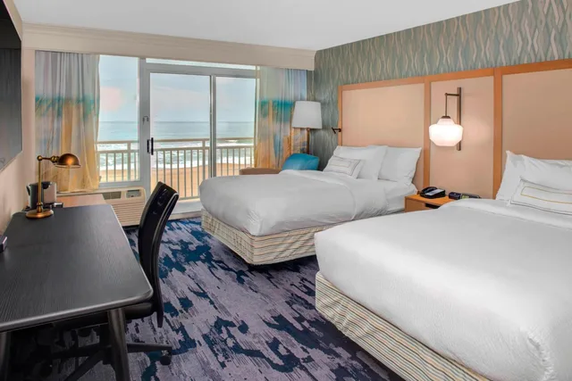 غرفة بسريرين كوين بحوض استحمام لذوي الإعاقة، Fairfield Inn Suites By Marriott Virginia Beach Oceanfront 1/4