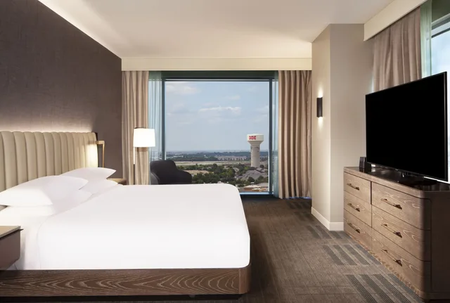 Regency, Suite, King Bed, Sofa، Hyatt Regency Frisco Dallas 1/4