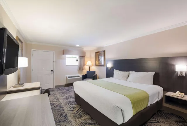 جناح، SureStay Hotel by Best Western Rockdale 1/3