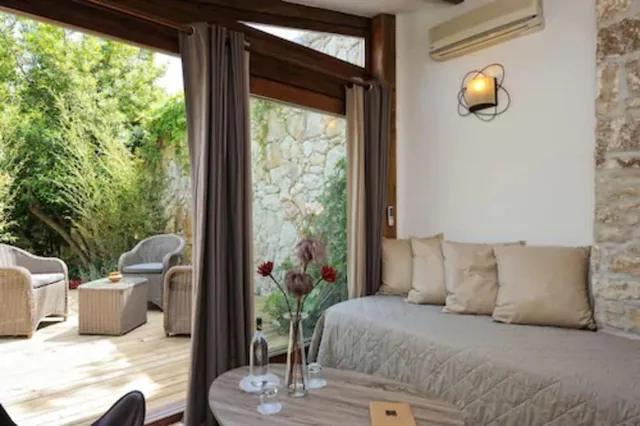 غرفة بسريرين كوين بإطلالة على الحديقة بشرفة، Lodge De Charme A Cheda 1/2