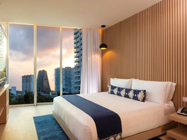غرفة سوبيريور بسرير كينج، SLS Cancun 2/8