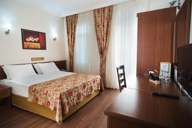 Standard, Twin Beds, Triana Hotel 5/9