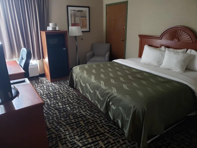 غرفة بسرير كينج لذوي الإعاقة، Quality Inn & Suites Mansfield 2/7