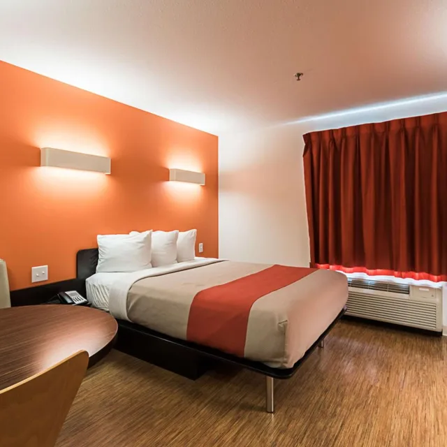 غرفة ديلوكس بسرير كينج، Motel6 Moosomin, SK 2/10