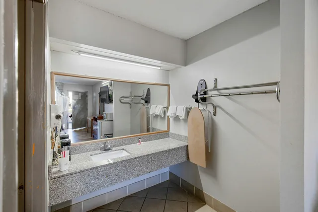 Room, 2 Double Beds, Smoking, Hotel O Columbia Downtown near I-65 6/6